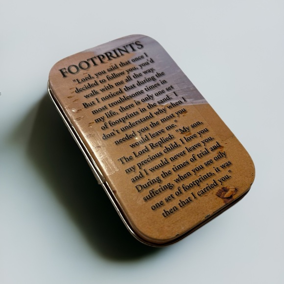 NEW 18in Cross locket with tin case - Picture 2 of 2